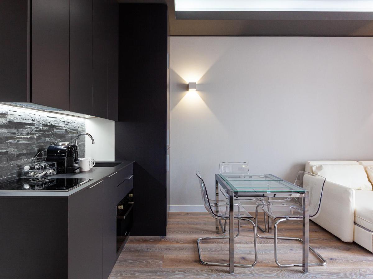 Easyhomes-City Centre Suites Milano Exteriör bild