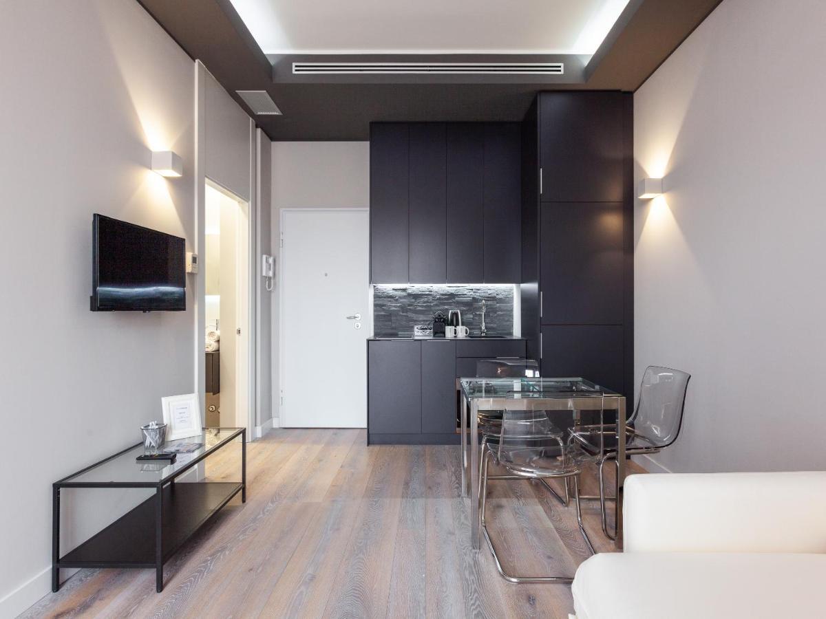 Easyhomes-City Centre Suites Milano Exteriör bild
