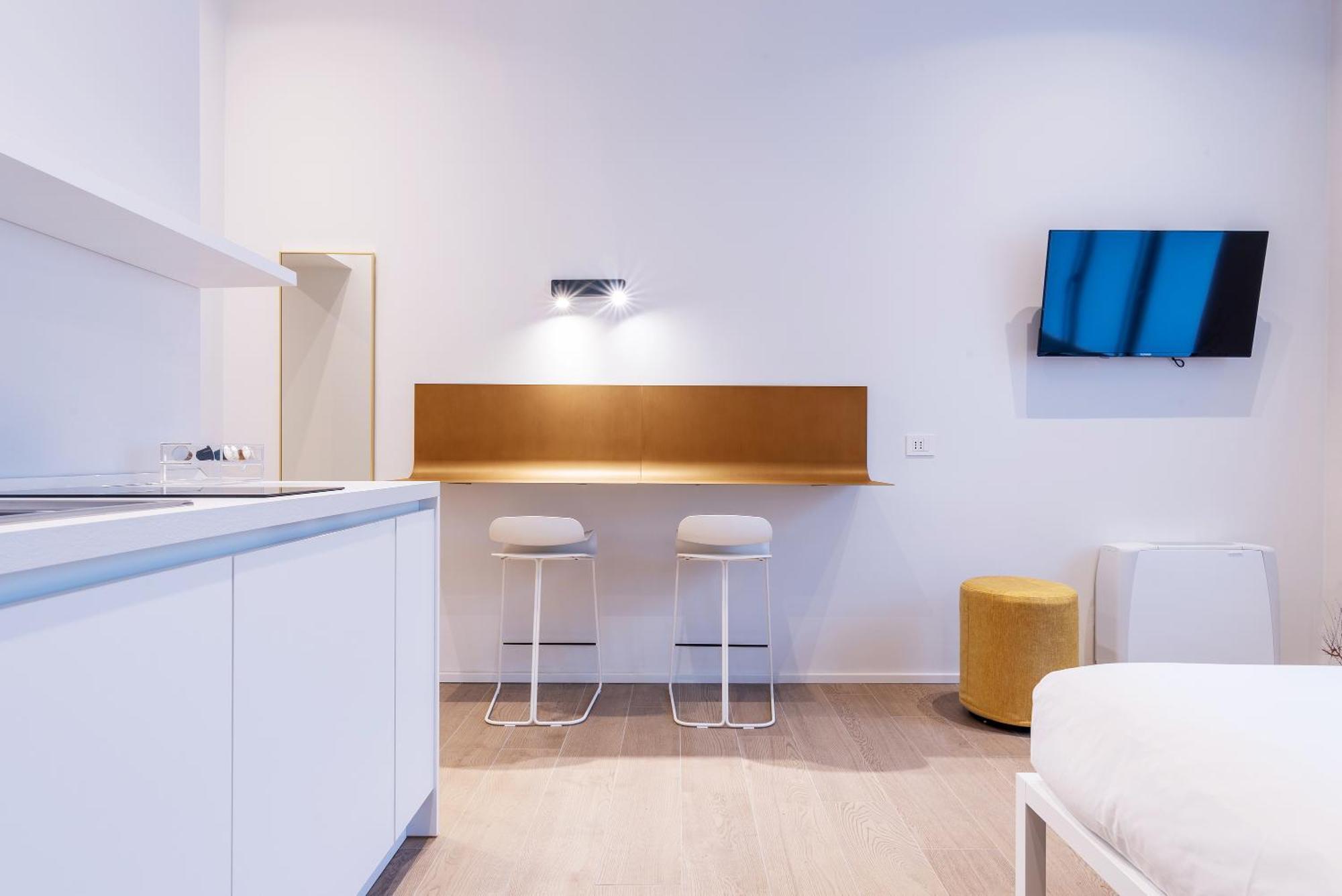 Easyhomes-City Centre Suites Milano Exteriör bild