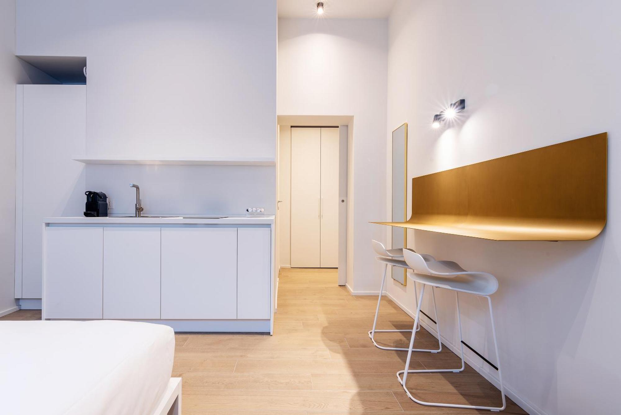 Easyhomes-City Centre Suites Milano Exteriör bild